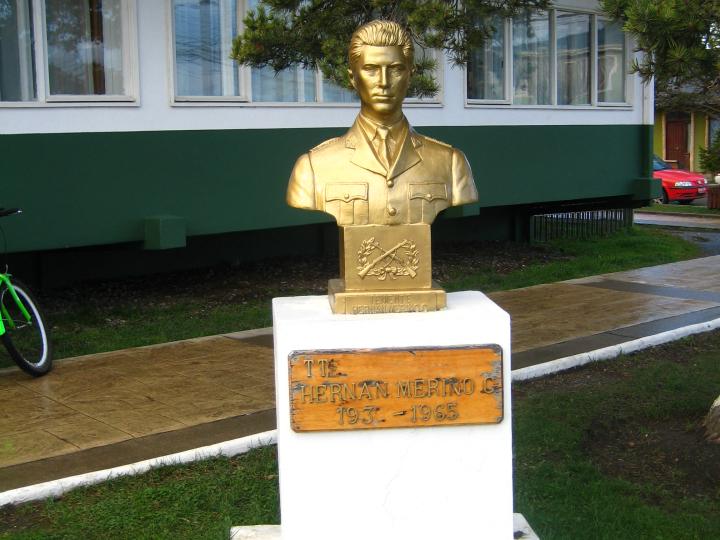 Imagen del monumento Hernán Merino Correa