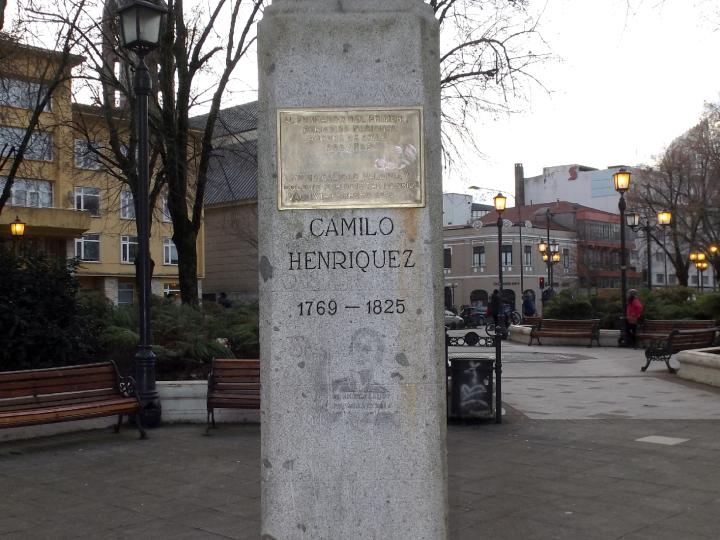 Imagen del monumento Camilo Henríquez