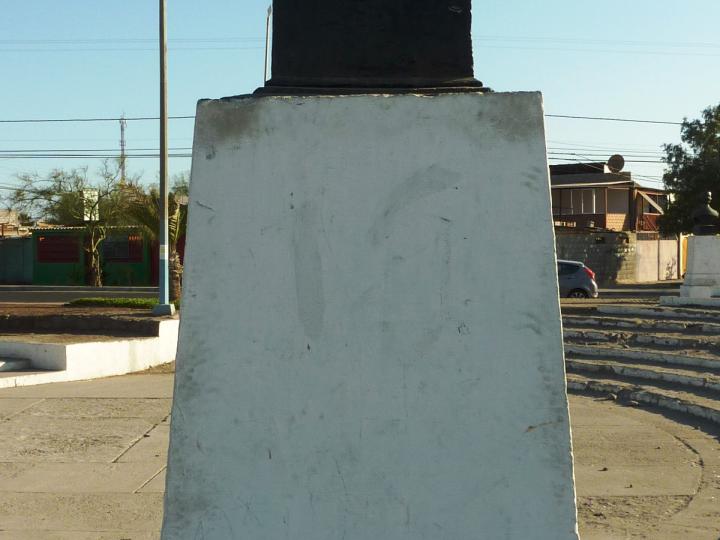 Imagen del monumento Arturo Perez Canto