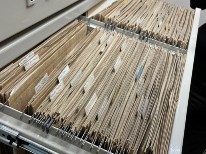 Imagen del monumento Archivos de la Comisión Nacional de Verdad y Reconciliación y de la Corporación Nacional de Reparación y Reconciliación