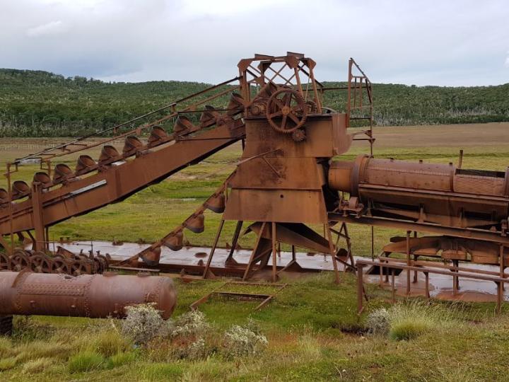 Imagen del monumento Draga aurífera existente en Russfin