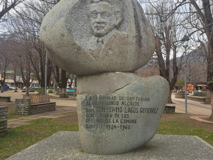 Imagen del monumento Homenaje al ex Alcalde Guillermo Lagos