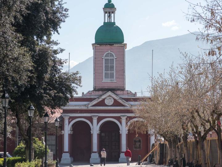 Imagen del monumento Iglesia de San José de Maipo y su casa parroquial
