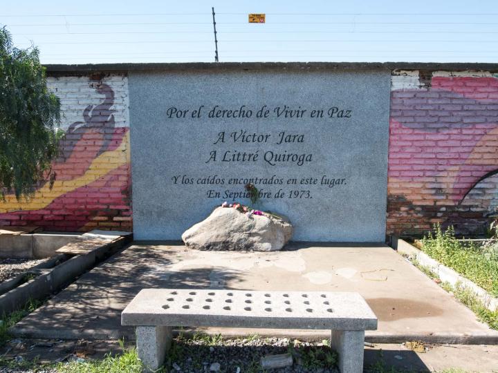 Imagen del monumento Sitio donde fueron encontrados los cuerpos de Víctor Jara, Littre Quiroga y otras tres personas que no han sido identificadas
