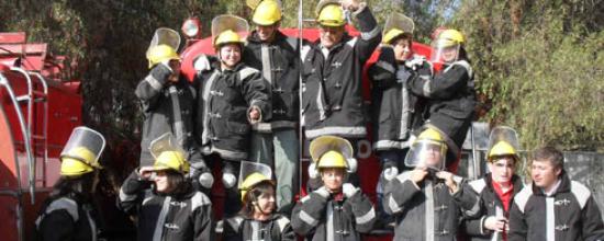 Imagen de Trabajadores del Consejo de Monumentos Nacionales se capacitan en uso y manejo de extintores y mangueras contra incendios