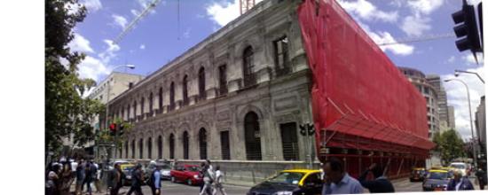 Imagen de Verifican avance en recuperación de fachada del edificio El Mercurio y nueva obra en su interior