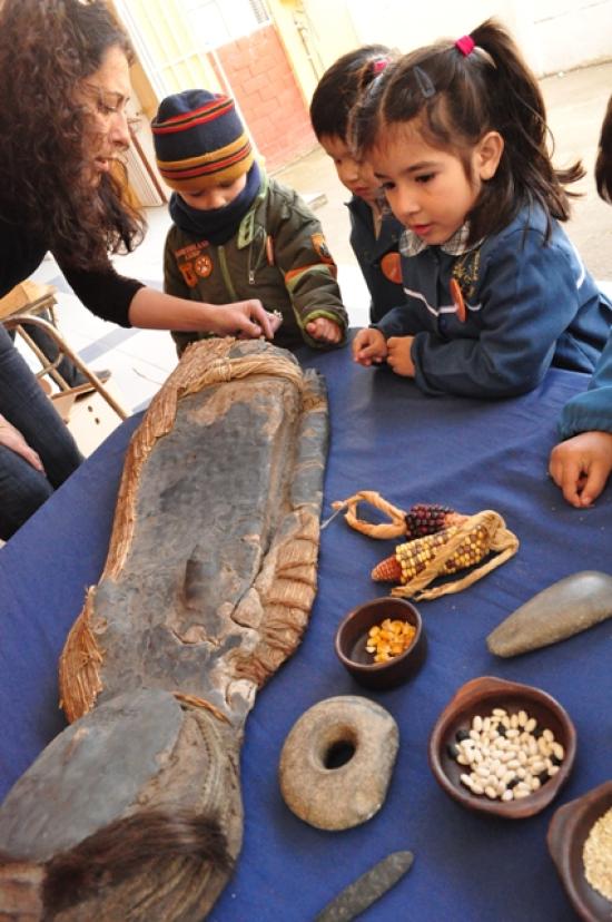 Imagen de Celebramos el Día de los Pueblos Originarios junto a los niños de la Escuela de lenguaje "Santa Javiera"