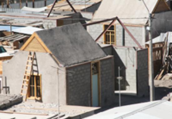 Imagen de GOBIERNO REGIONAL DE TARAPACÁ ENTREGA DISTINCIÓN AL ARQUITECTO DE LA ZONA RENÉ MANCILLA CAMPUZANO