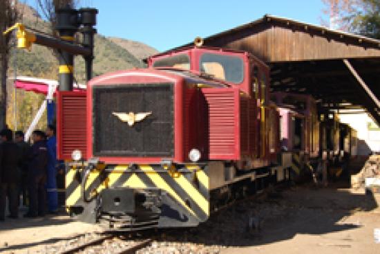 Imagen de EJÉRCITO ENTREGA MATERIAL FERROVIARIO AL PROYECTO AVE FÉNIX