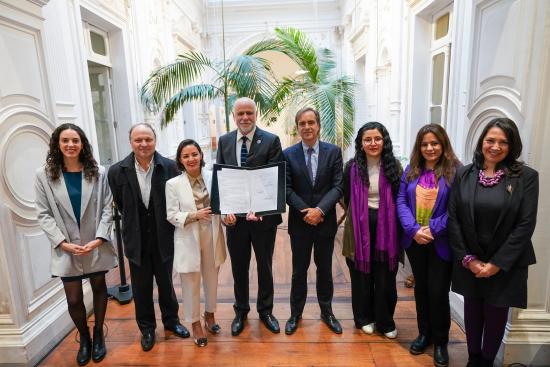 Imagen de Ministra de las Culturas, las Artes y el Patrimonio y ministro Secretario General de la Presidencia promulgan ley que fortalece la publicidad de las sesiones del Consejo de Monumentos Nacionales