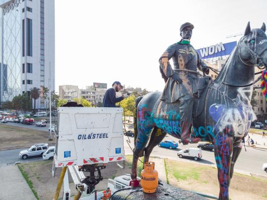 Imagen de CMN realiza obras de reforzamiento de piezas en monumento a Baquedano