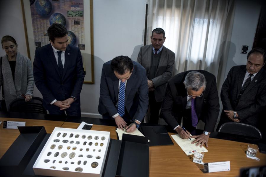 Imagen de Chile entrega a Bolivia 42 piezas paleontológicas incautadas en paso fronterizo