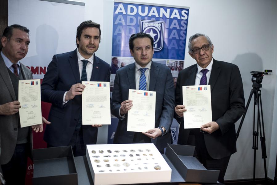 Imagen de Chile entrega a Bolivia 42 piezas paleontológicas incautadas en paso fronterizo