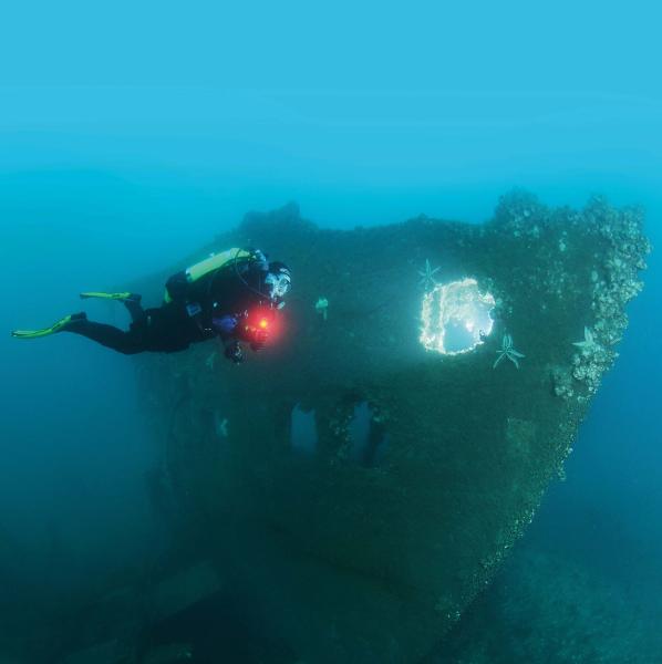 Imagen del monumento Patrimonio subacuatico que indica: a) Sitios, estructuras, construcciones, artefactos y restos humanos en conjunto con su entorno arqueológico y natural.