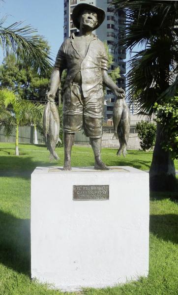 Imagen del monumento Al Pescador Artesanal Cavanchino