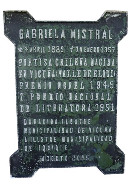 Imagen del monumento GabrieLa Mistral