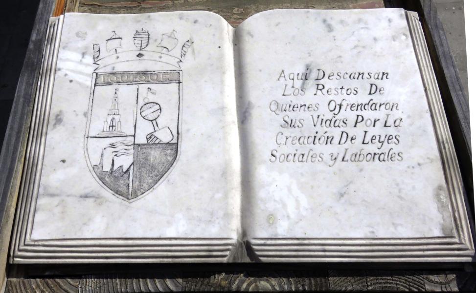 Imagen del monumento Homenaje A Los 100 Años De La Masacre De La Escuela Santa María