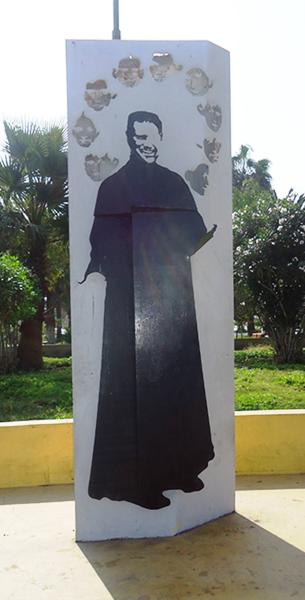 Imagen del monumento Padre Alberto Hurtado