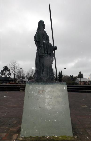 Imagen del monumento Lonko Cayenel