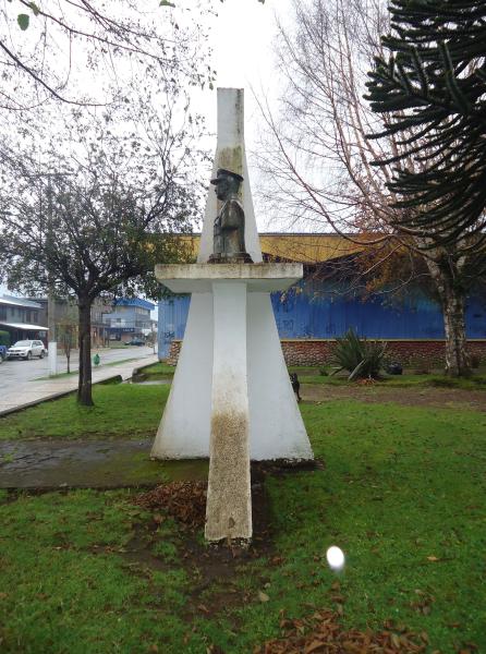 Imagen del monumento Arturo Merino Benítez
