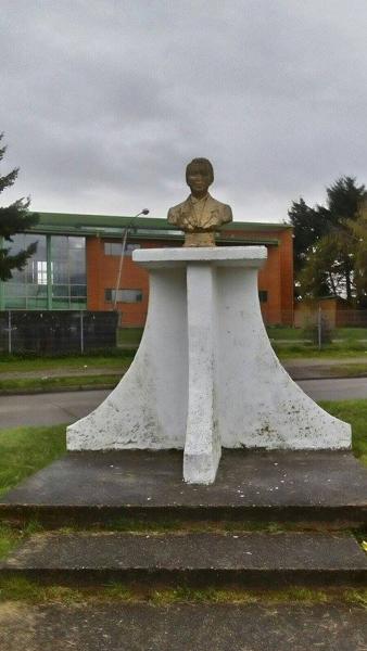 Imagen del monumento GabrieLa Mistral