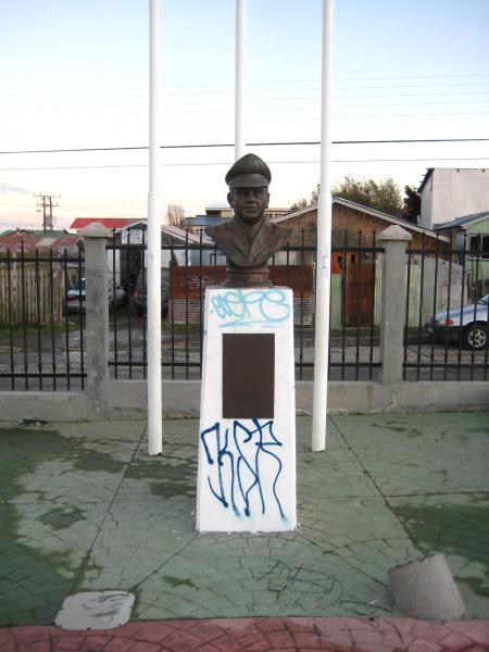 Imagen del monumento José Alejandro Bernales Ramírez