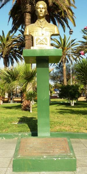 Imagen del monumento La Ciudad De Arica En Homenaje Al Teniente Carabineros Hernán Merino Correa, Por Su Heróica Gesta En Defensa De La Soberanía Nacional, Laguna Del Desierto 06 nov. 1965