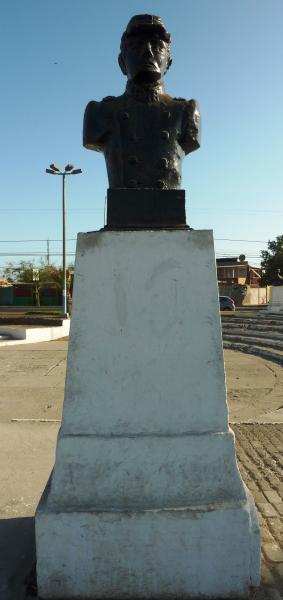 Imagen del monumento Arturo Perez Canto