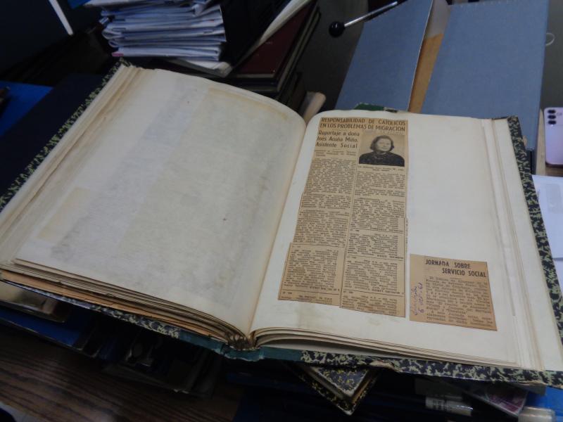 Imagen del monumento 	Colección de memorias y tesis de la Escuela de Trabajo Social de la Pontificia Universidad Católica de Chile