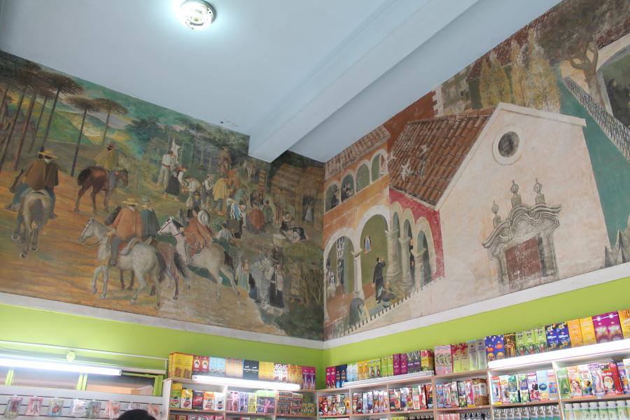 Imagen del monumento &quot;Historia de la Medicina y Farmacología en Chile&quot;