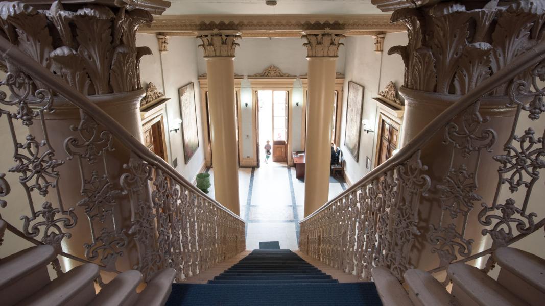 Imagen del monumento Actual Casa de La Cultura de Ñuñoa, incluido el parque que lo rodea