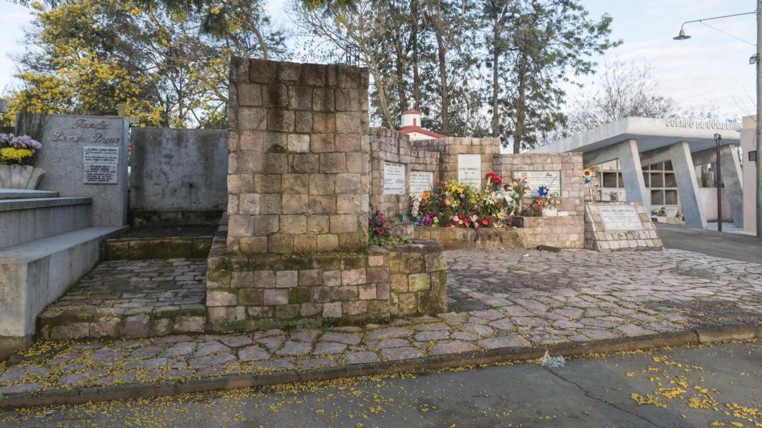 Imagen del monumento Sector de los Hombres Ilustres del Cementerio de Villa Alegre