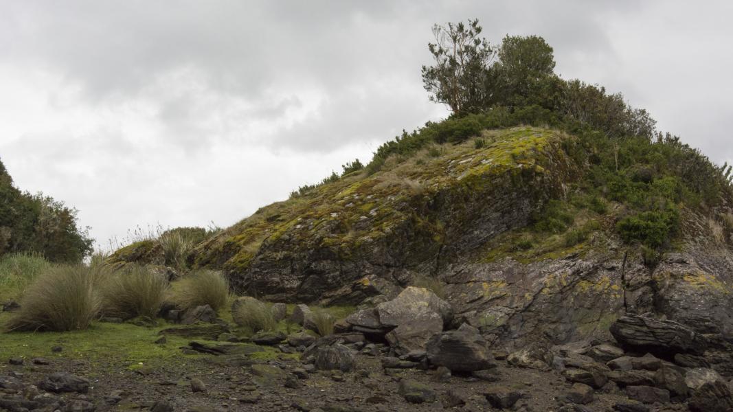 Imagen del monumento Corrales de Pesca y Conchales Arqueológicos ubicados en la Isla Chala