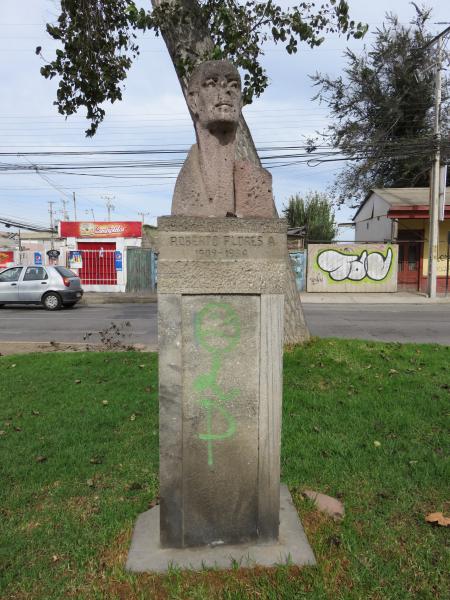 Imagen del monumento Roberto Flores