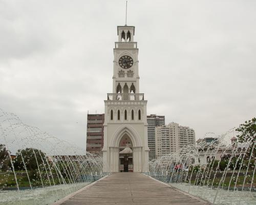 Imagen del monumento Torre-reloj de la Plaza Prat de Iquique