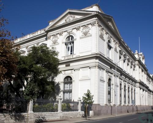 Imagen del monumento Edificio del Congreso Nacional y los jardines que le rodean