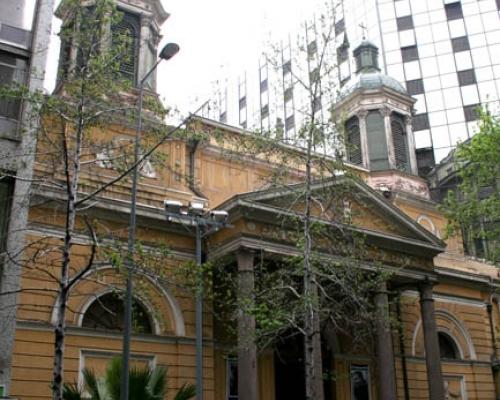 Imagen del monumento Iglesia Las Agustinas y la construcción anexa que es parte del antiguo convento