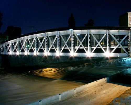Imagen del monumento Cuatro puentes metálicos sobre el río Mapocho