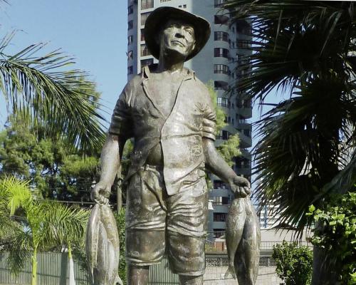 Imagen del monumento Al Pescador Artesanal Cavanchino