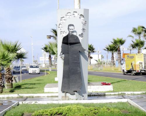 Imagen del monumento Padre Alberto Hurtado