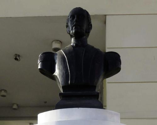 Imagen del monumento Carlos ConDell