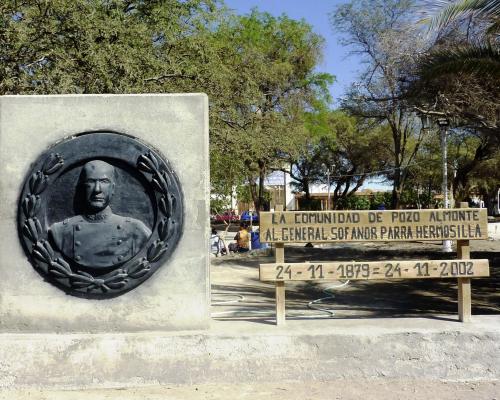 Imagen del monumento General Sofanor Parra