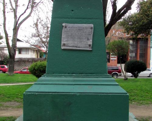 Imagen del monumento Juan Ignacio Molina González