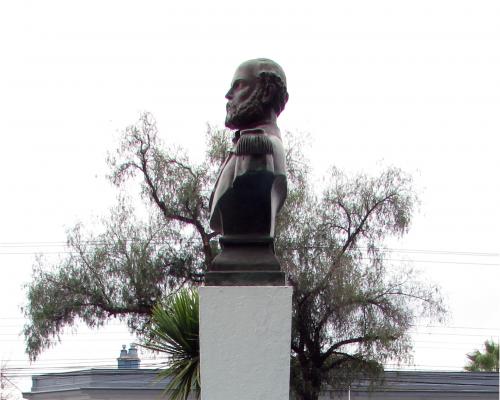 Imagen del monumento Arturo Prat