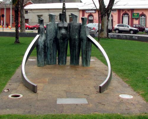 Imagen del monumento Hombre y EspueLa: Tradición y Cultura De La Comuna De Linares