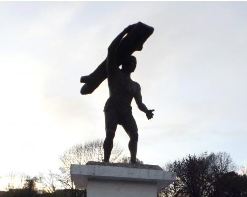 Imagen del monumento Caupolicán