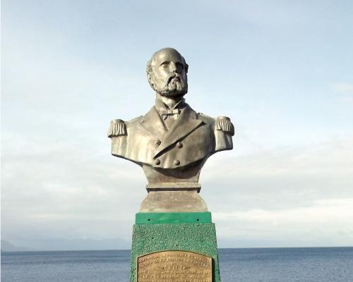 Imagen del monumento Arturo Prat