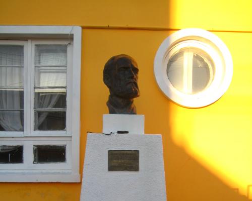 Imagen del monumento Arturo Prat Chacón