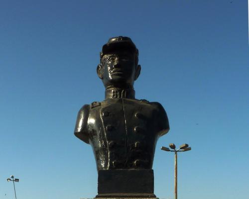 Imagen del monumento Luis Cruz Martínez