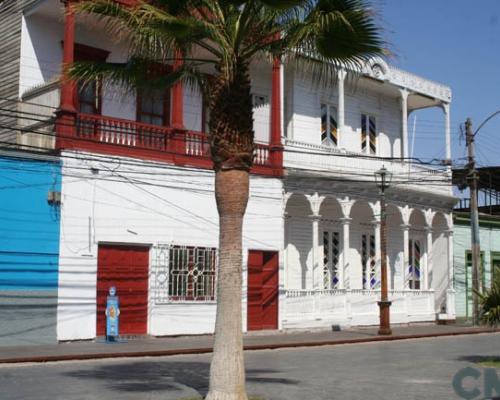 Imagen del monumento Los edificios ubicados a ambos costados de la calle Baquedano, (entre la Plaza Arturo Prat y José Joaquín Pérez)